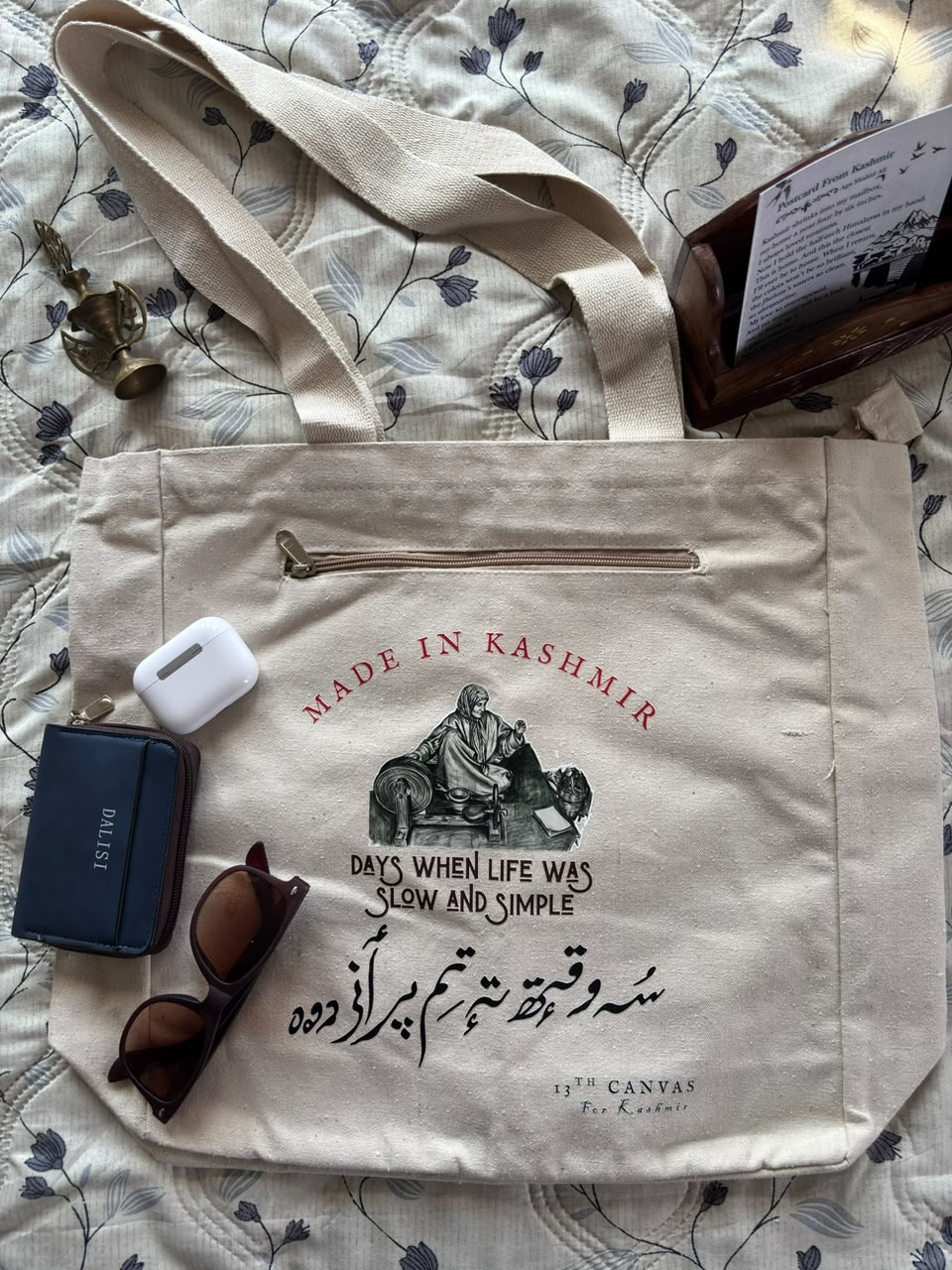 Yinder Tote Bag - Days When Life Was Simple